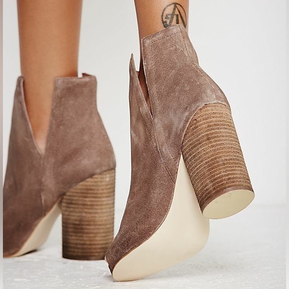 Jeffery Campbell | Oath Infinity Heel Peep Toe Bootie, Taupe, Size 8.5 - Picture 12 of 12